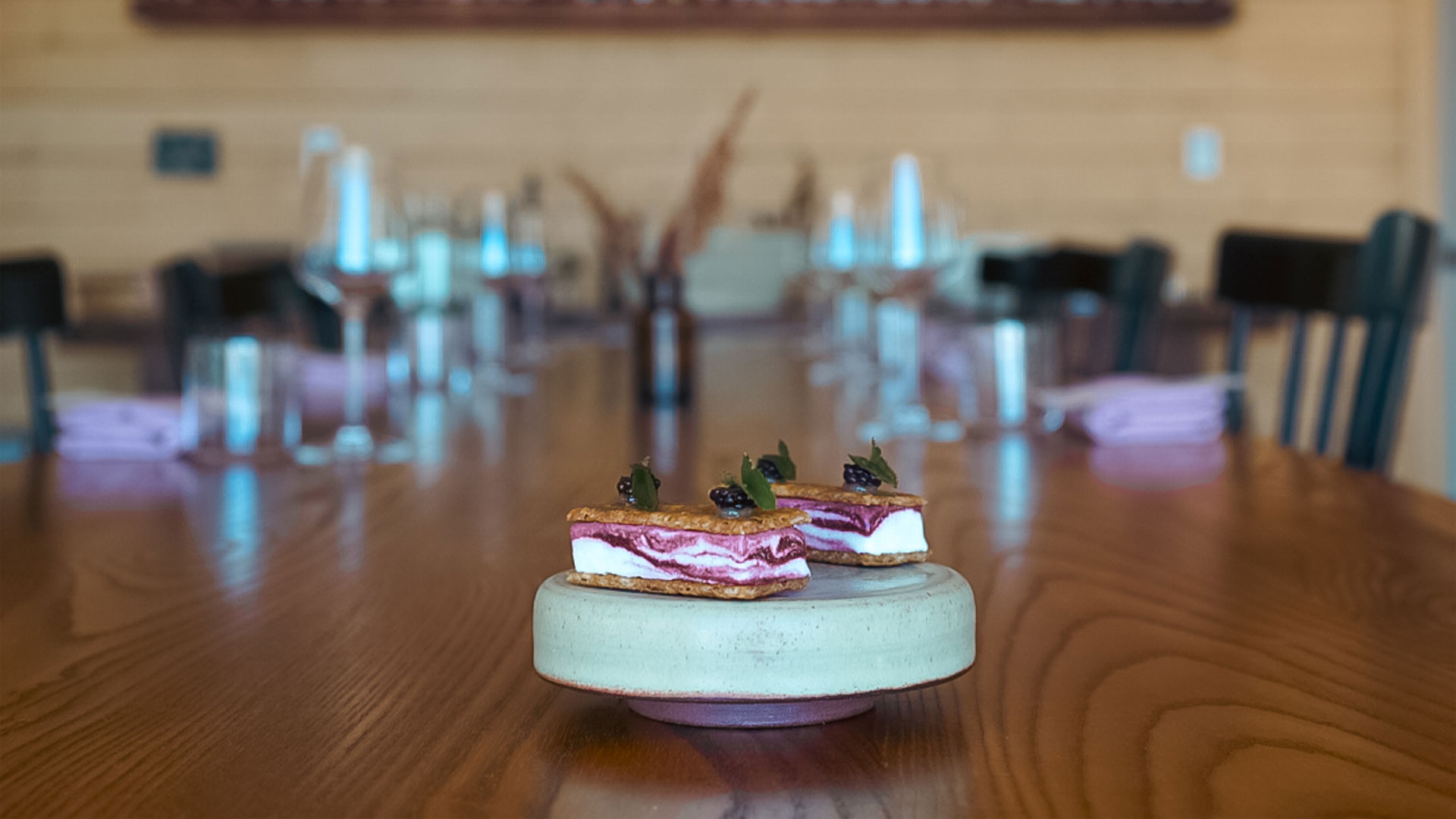 Image of a gourmet ice cream sandwich at Table Doucet, a restaurant in Chéticamp